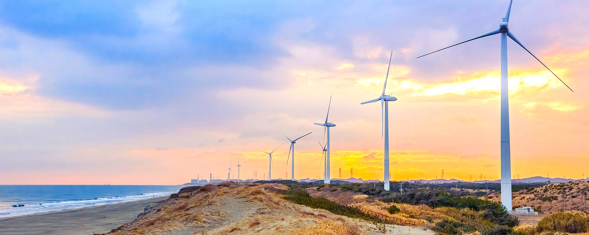風車が回っている写真